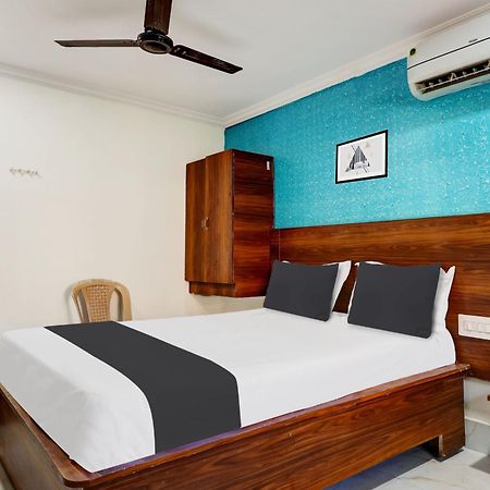 Hotel O Gangothri Lodge Visakhapatnam Buitenkant foto