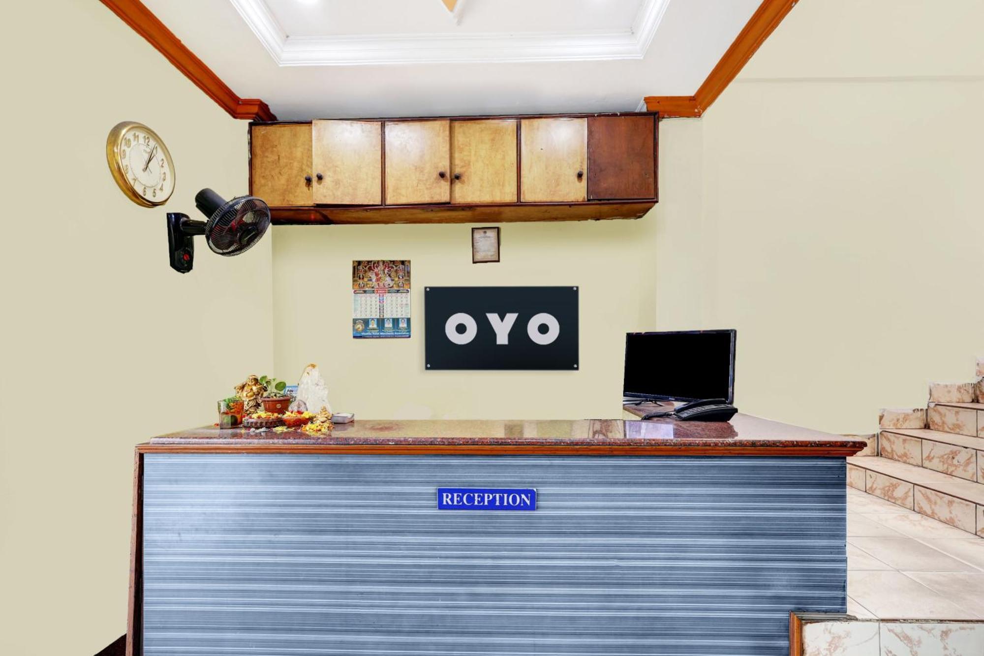 Hotel O Gangothri Lodge Visakhapatnam Buitenkant foto